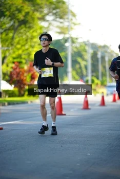 Runner Photo 1565833