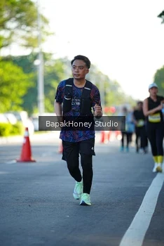 Runner Photo 1565834
