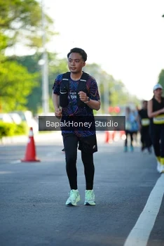 Runner Photo 1565835