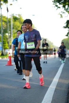 Runner Photo 1565840
