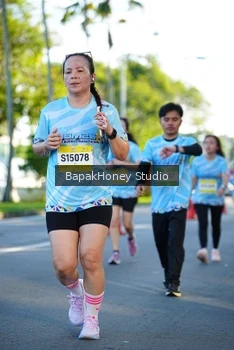 Runner Photo 1565854