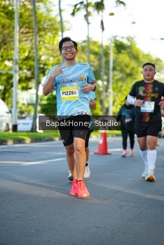 Runner Photo 1565936