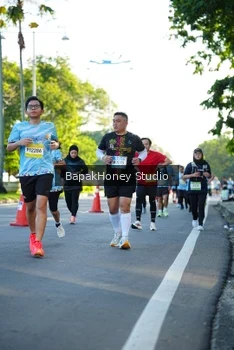 Runner Photo 1565941