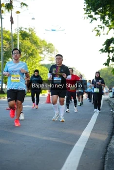 Runner Photo 1565943