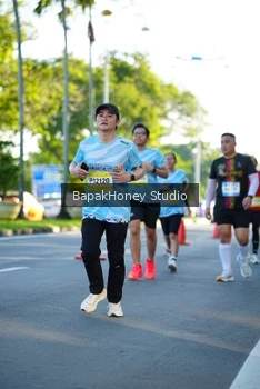 Runner Photo 1565948