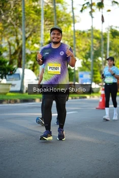 Runner Photo 1565956