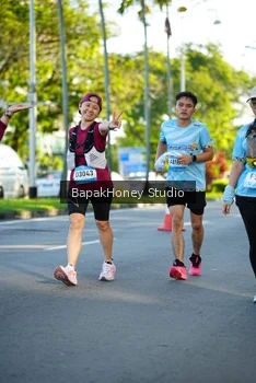Runner Photo 1566006