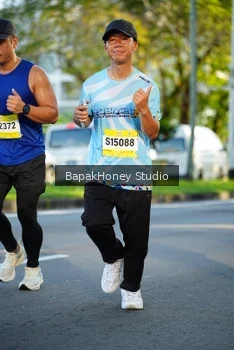 Runner Photo 1566009