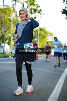 Runner Photo 1566016