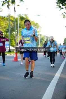 Runner Photo 1566018