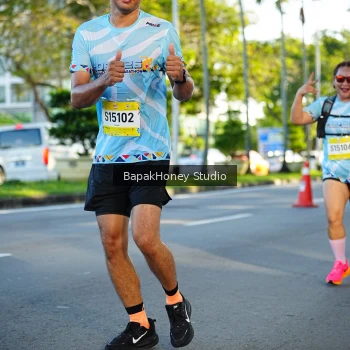Runner Photo 1566059