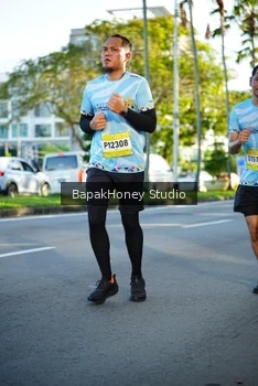 Runner Photo 1566064