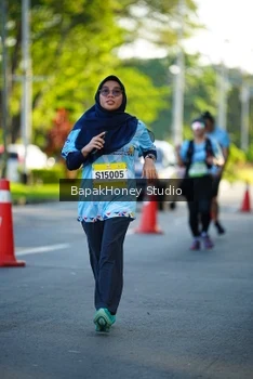 Runner Photo 1566108