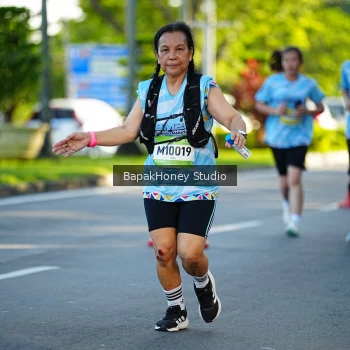 Runner Photo 1566122