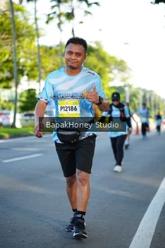 Runner Photo 1566133