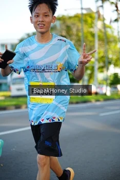 Runner Photo 1566140