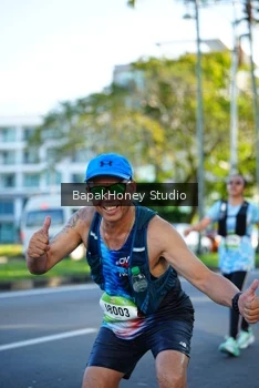 Runner Photo 1566145