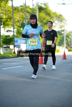 Runner Photo 1566157