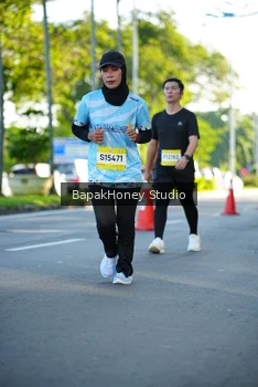 Runner Photo 1566158
