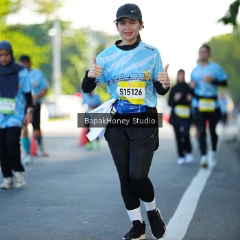 Runner Photo 1566318