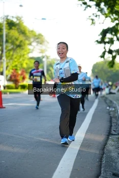 Runner Photo 1566378