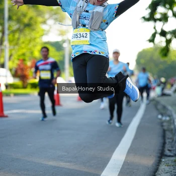 Runner Photo 1566382