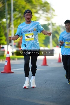 Runner Photo 1566409