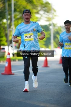 Runner Photo 1566410