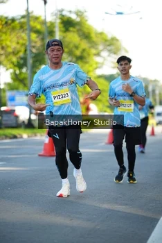 Runner Photo 1566416