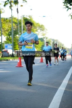 Runner Photo 1566424