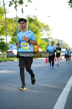 Runner Photo 1566428