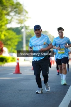 Runner Photo 1566448
