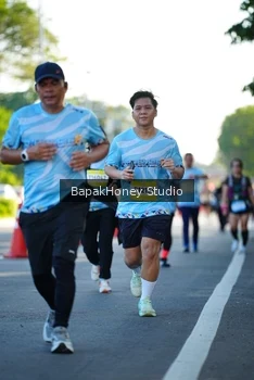 Runner Photo 1566453