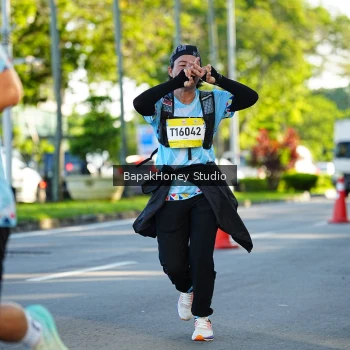 Runner Photo 1566471
