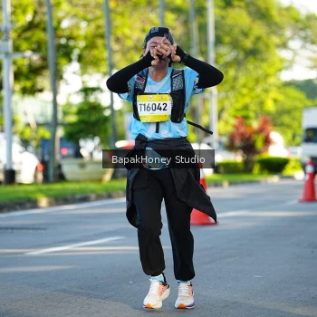 Runner Photo 1566472