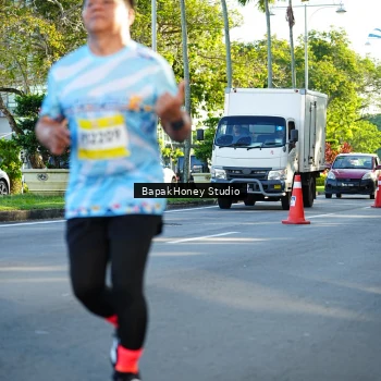 Runner Photo 1566498