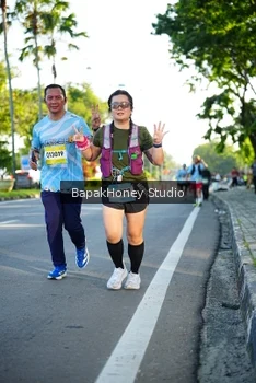 Runner Photo 1566517