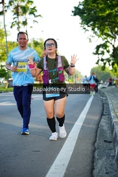 Runner Photo 1566520