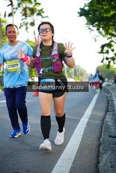 Runner Photo 1566525