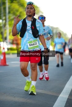 Runner Photo 1566531