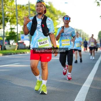 Runner Photo 1566533