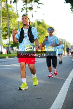 Runner Photo 1566537