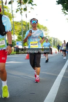 Runner Photo 1566539