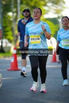 Runner Photo 1566589