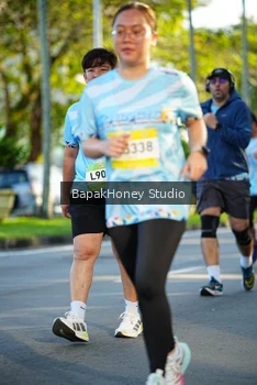 Runner Photo 1566594