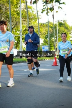 Runner Photo 1566595