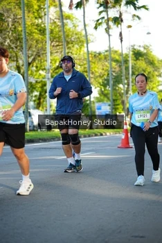 Runner Photo 1566596