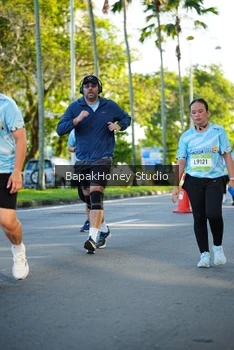 Runner Photo 1566597