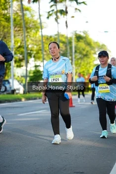 Runner Photo 1566602