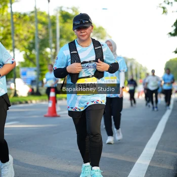 Runner Photo 1566606